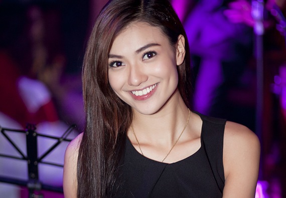 "Hút hồn" những đôi má lúm đồng tiền của sao Việt455