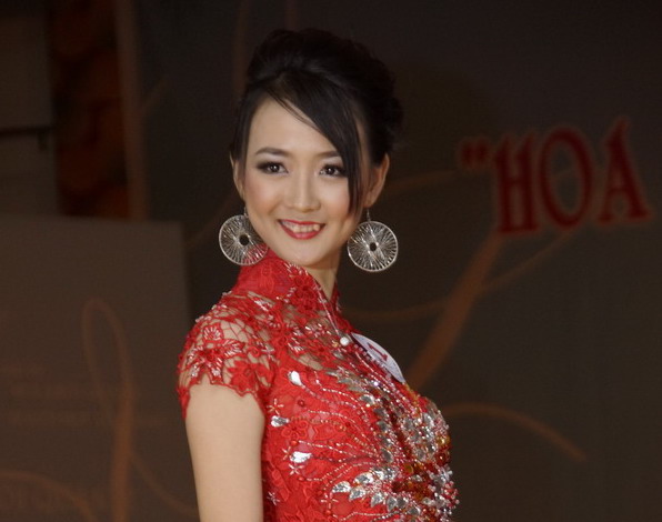 4 Hotgirl có má lúm đồng tiền đáng yêu nhất showbiz Việt777