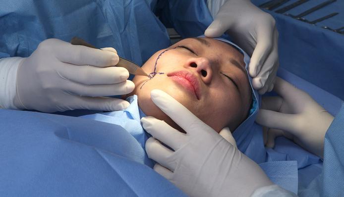 Làm má lúm đồng tiền có đau lắm không 1