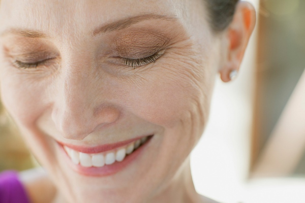 Má lúm có thể mất đi do vết nhăn lão hóa để lại tao-ma-lum-dong-tien-giu-duoc-bao-lau-3